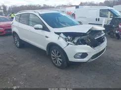 1FMCU9J93HUC93332 2017 FORD ESCAPE