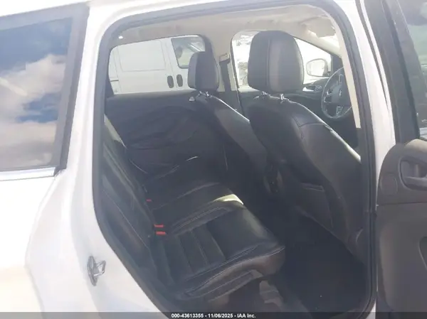 1FMCU9J93HUC93332 2017 FORD ESCAPE - Image 8