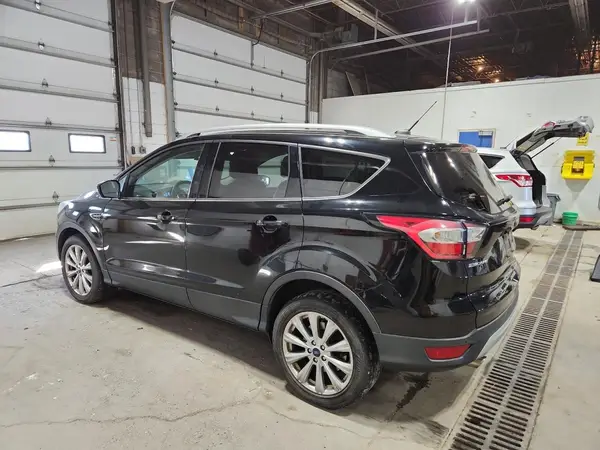 1FMCU9J93HUD57997 2017 FORD ESCAPE - Image 2