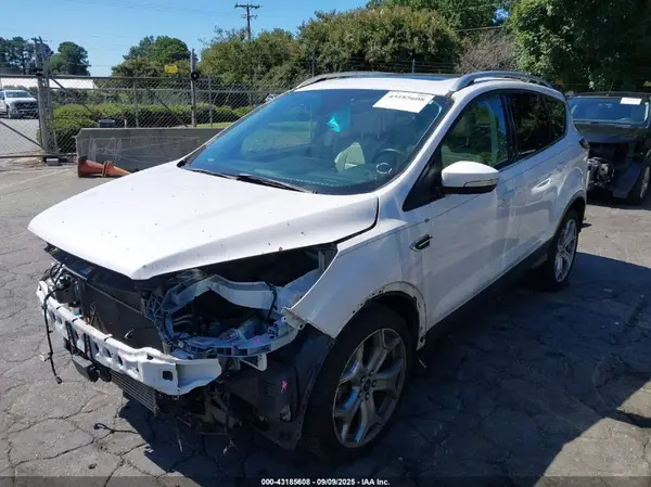1FMCU9J93HUD64447 2017 FORD ESCAPE - Image 2