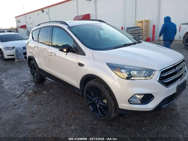 1FMCU9J93HUE96611 2017 FORD ESCAPE - Image 1