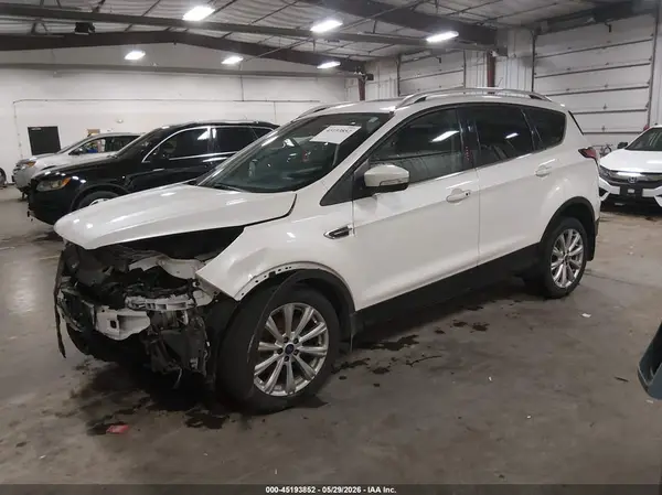 1FMCU9J93HUF03590 2017 FORD ESCAPE - Image 2