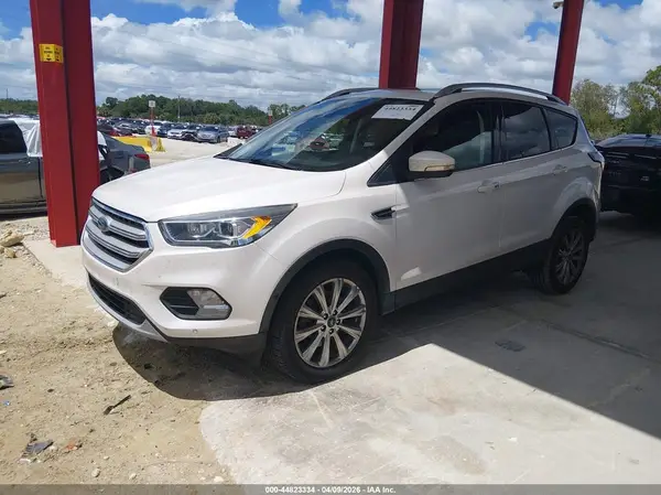 1FMCU9J93JUC63964 2018 FORD ESCAPE - Image 2