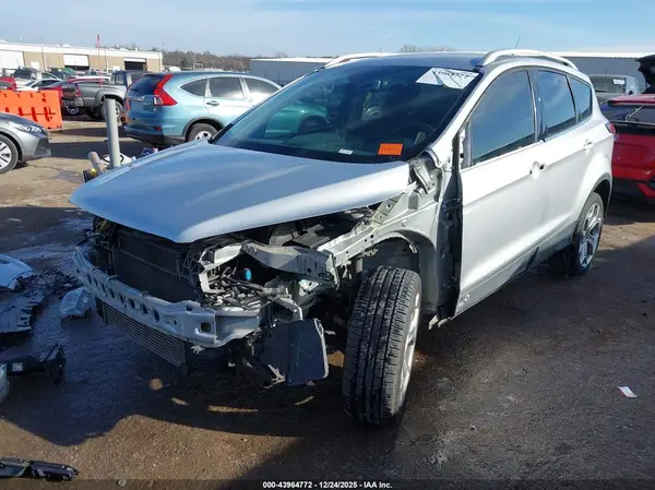 1FMCU9J93KUA15621 2019 FORD ESCAPE - Image 2