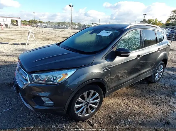 1FMCU9J94HUB03828 2017 FORD ESCAPE - Image 2