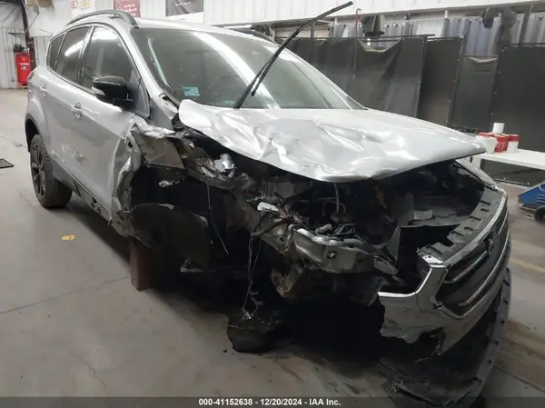 1FMCU9J94HUB10262 2017 FORD ESCAPE - Image 1