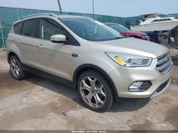 1FMCU9J94HUB50180 2017 FORD ESCAPE - Image 1