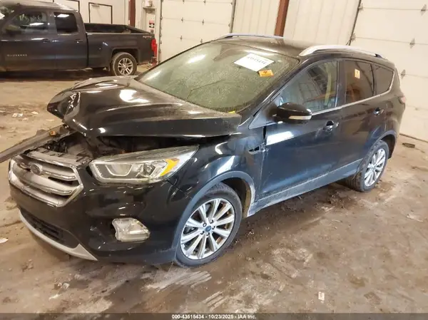 1FMCU9J94HUB99475 2017 FORD ESCAPE - Image 2