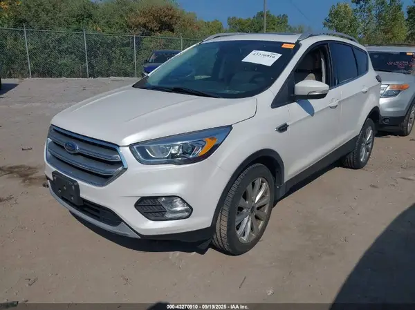 1FMCU9J94HUC20180 2017 FORD ESCAPE - Image 2