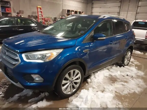 1FMCU9J94HUD06184 2017 FORD ESCAPE - Image 2