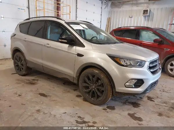 1FMCU9J94HUD92984 2017 FORD ESCAPE - Image 1