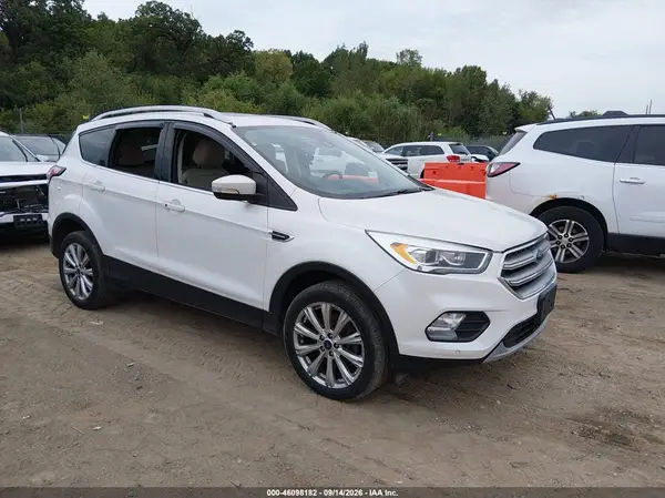 1FMCU9J94HUE20170 2017 FORD ESCAPE - Image 1