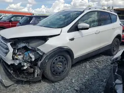 1FMCU9J94JUD09141 2018 FORD ESCAPE