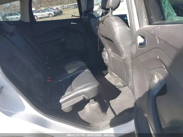 1FMCU9J94KUC29694 2019 FORD ESCAPE - Image 8