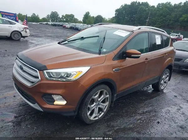 1FMCU9J95HUA02328 2017 FORD ESCAPE - Image 2