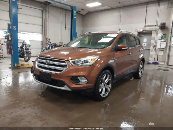 1FMCU9J95HUA33532 2017 FORD ESCAPE - Image 2