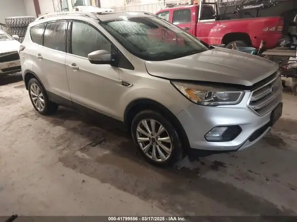 1FMCU9J95HUB68400 2017 FORD ESCAPE - Image 1