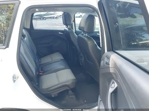 1FMCU9J95HUB70549 2017 FORD ESCAPE - Image 8
