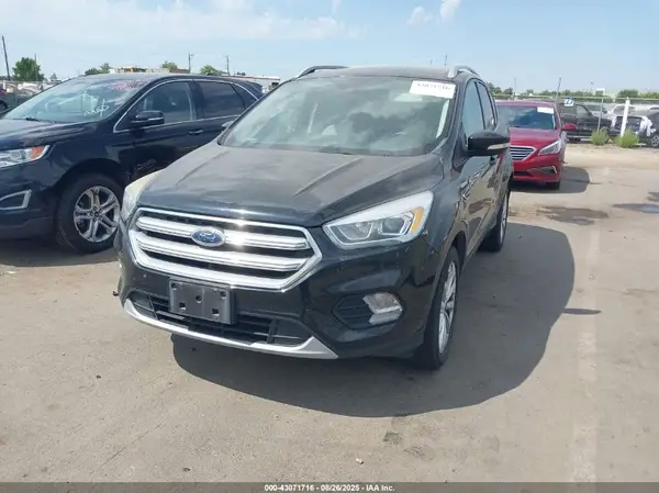 1FMCU9J95HUC11598 2017 FORD ESCAPE - Image 2