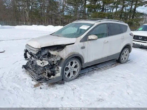 1FMCU9J95HUC17224 2017 FORD ESCAPE - Image 2