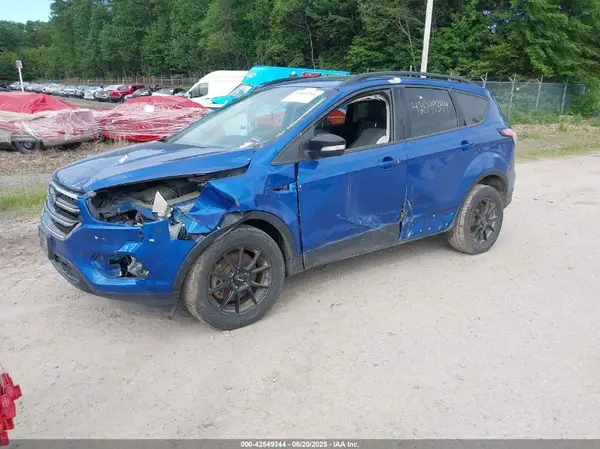 1FMCU9J95HUC70103 2017 FORD ESCAPE - Image 2