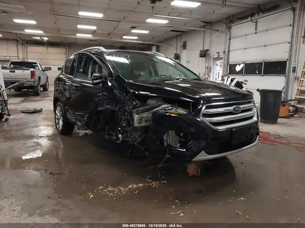 1FMCU9J95HUD23320 2017 FORD ESCAPE - Image 1