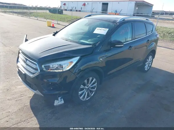 1FMCU9J95HUD71335 2017 FORD ESCAPE - Image 2