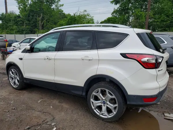 1FMCU9J95HUF01131 2017 FORD ESCAPE - Image 2