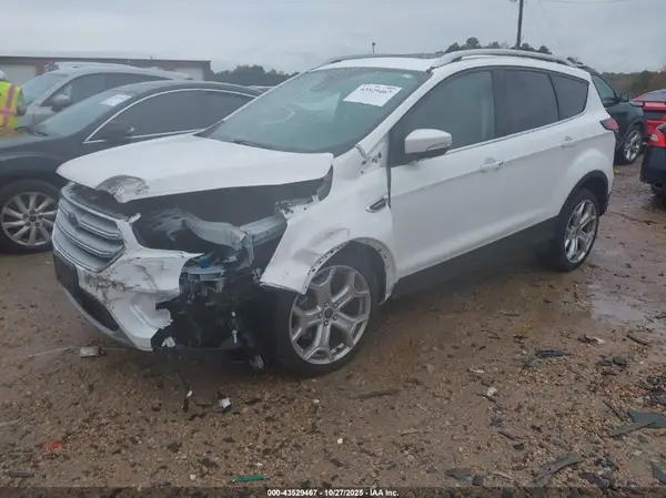 1FMCU9J95KUA04426 2019 FORD ESCAPE - Image 2