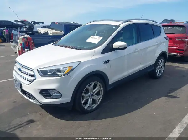1FMCU9J95KUA12574 2019 FORD ESCAPE - Image 2