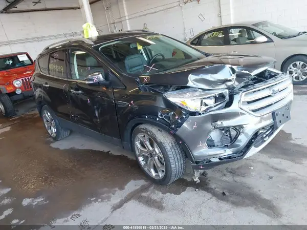 1FMCU9J95KUA19816 2019 FORD ESCAPE - Image 1