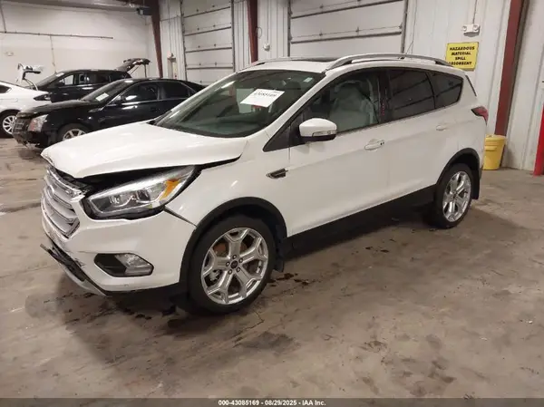 1FMCU9J95KUC22186 2019 FORD ESCAPE - Image 2