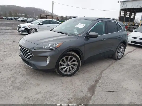 1FMCU9J95NUB30581 2022 FORD ESCAPE - Image 2