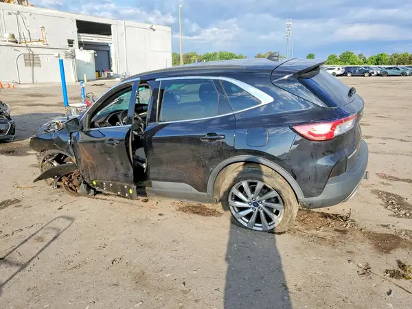 1FMCU9J95NUB51589 2022 FORD ESCAPE - Image 2