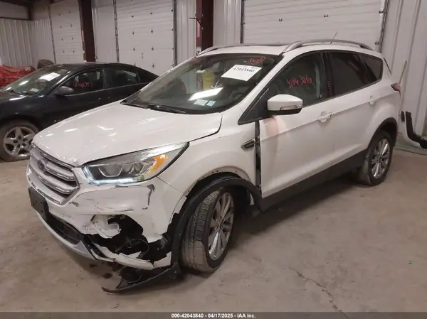 1FMCU9J96HUB13454 2017 FORD ESCAPE - Image 2