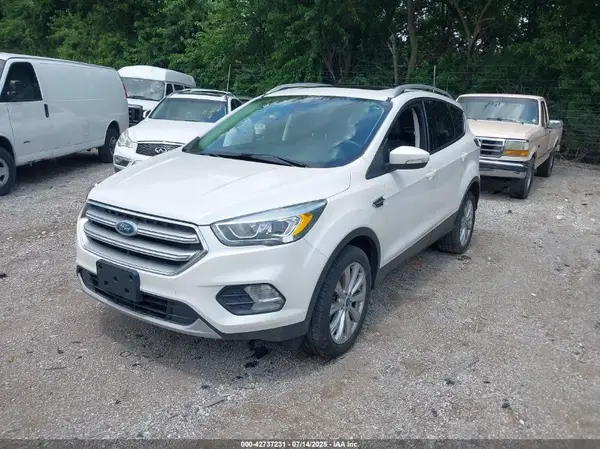 1FMCU9J96HUB13616 2017 FORD ESCAPE - Image 2