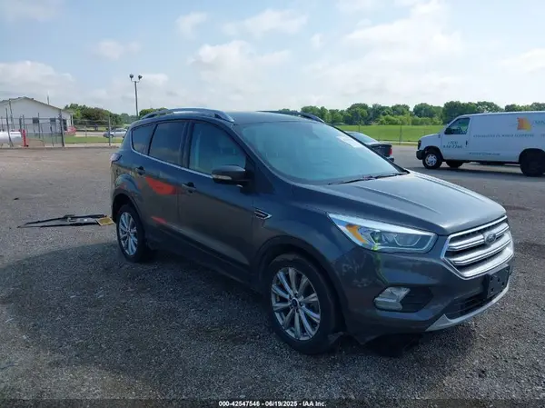 1FMCU9J96HUB65330 2017 FORD ESCAPE - Image 1
