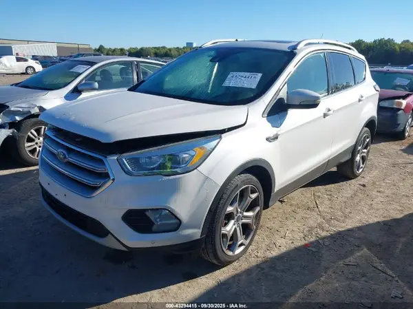 1FMCU9J96HUB71628 2017 FORD ESCAPE - Image 2