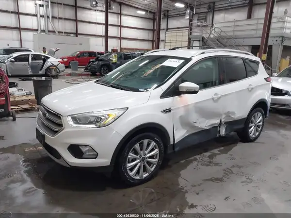 1FMCU9J96HUD41633 2017 FORD ESCAPE - Image 2