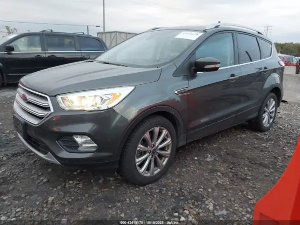 1FMCU9J96HUD44080 2017 FORD ESCAPE - Image 2