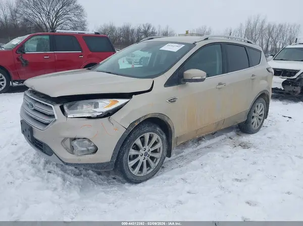 1FMCU9J96JUA18270 2018 FORD ESCAPE - Image 2