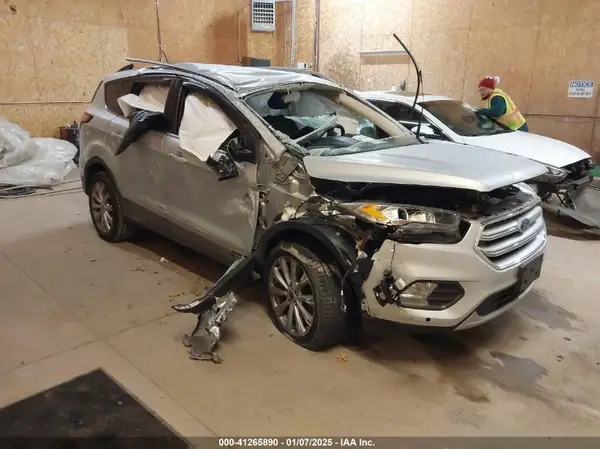 1FMCU9J96JUB77385 2018 FORD ESCAPE - Image 1
