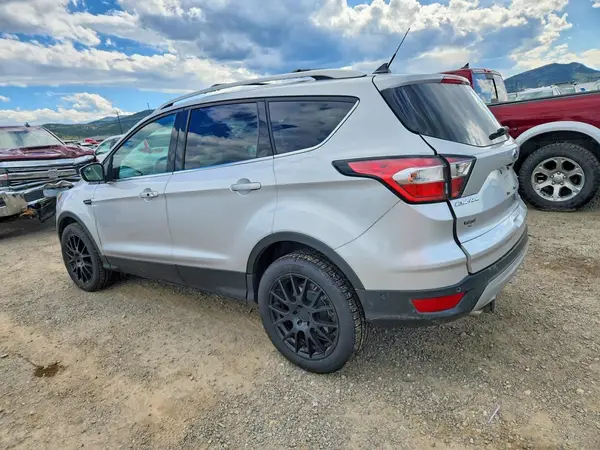 1FMCU9J96JUC62212 2018 FORD ESCAPE - Image 2