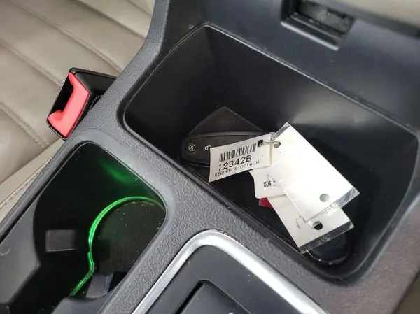 1FMCU9J96KUA01051 2019 FORD ESCAPE - Image 2