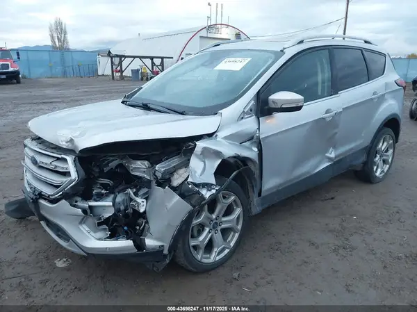 1FMCU9J96KUB63794 2019 FORD ESCAPE - Image 2