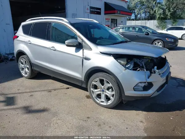 1FMCU9J96KUB63813 2019 FORD ESCAPE - Image 1
