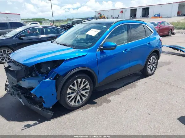 1FMCU9J96LUB08330 2020 FORD ESCAPE - Image 2