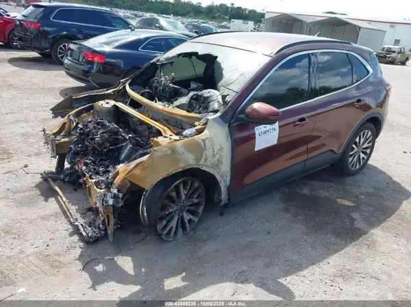 1FMCU9J96MUA62239 2021 FORD ESCAPE - Image 2