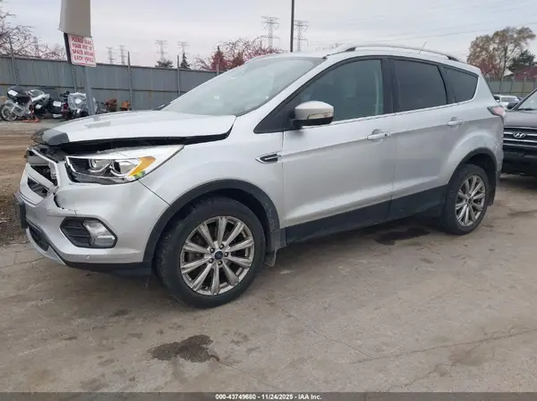 1FMCU9J97HUA12746 2017 FORD ESCAPE - Image 2