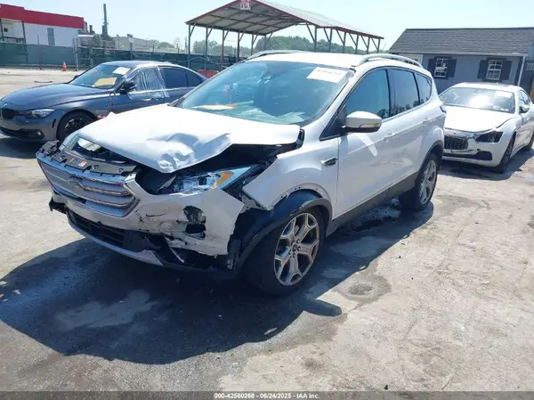 1FMCU9J97HUA35640 2017 FORD ESCAPE - Image 2